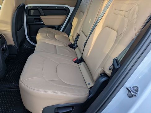 New 2026 Land Rover Defender 110 X-Dynamic SE image 15