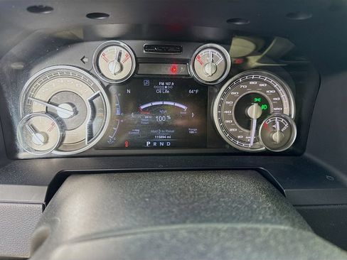 Used 2018 RAM 1500 Limited image 12