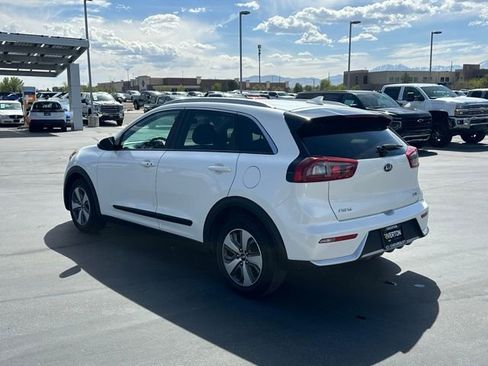Used 2018 Kia Niro LX FWD image 21