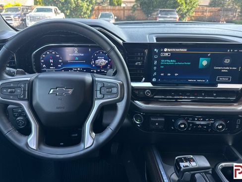 Used 2025 Chevrolet Silverado 1500 RST w/ Convenience Package II AWD/4WD image 16