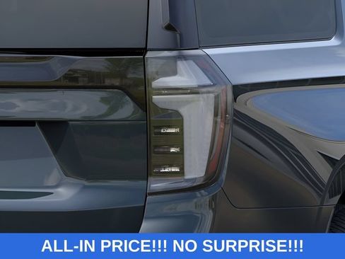 New 2026 Chevrolet Suburban RST w/ RST Capability Package AWD/4WD image 21