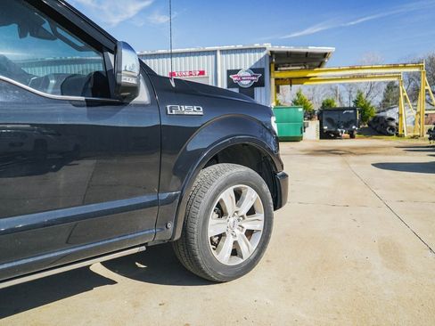 Used 2016 Ford F150 Platinum w/ Equipment Group 701A Luxury image 32