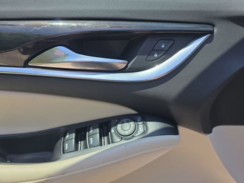 Used 2022 Buick Enclave Essence FWD image 22