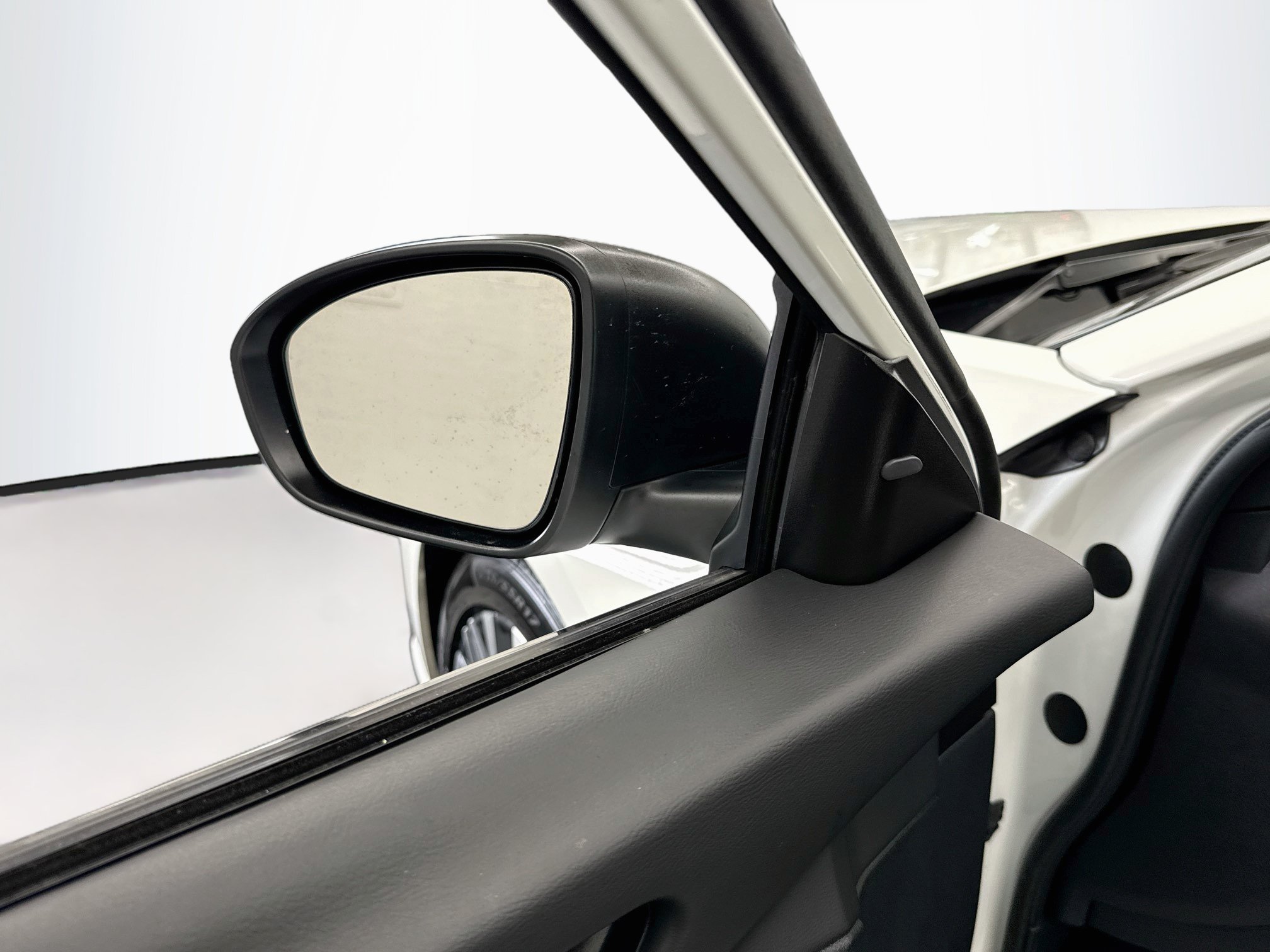 Used 2025 Nissan Altima 2.5 SV FWD image 16