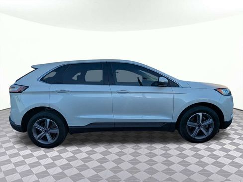 Used 2019 Ford Edge SEL w/ Equipment Group 201A image 2