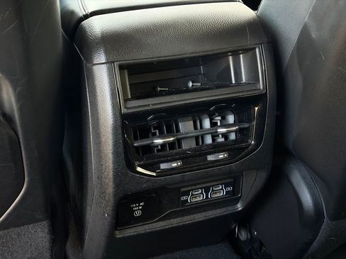 Used 2022 Jeep Grand Cherokee Laredo w/ Luxury Tech Group I image 24