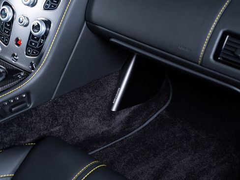 Used 2017 Aston Martin V12 Vantage S RWD image 7