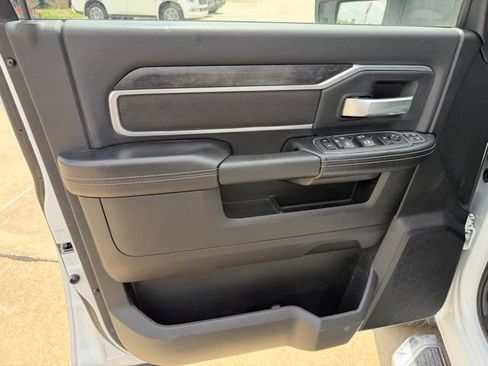 Used 2024 RAM 2500 Big Horn AWD/4WD image 9
