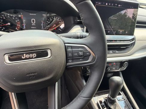 Used 2025 Jeep Compass Limited AWD/4WD image 22