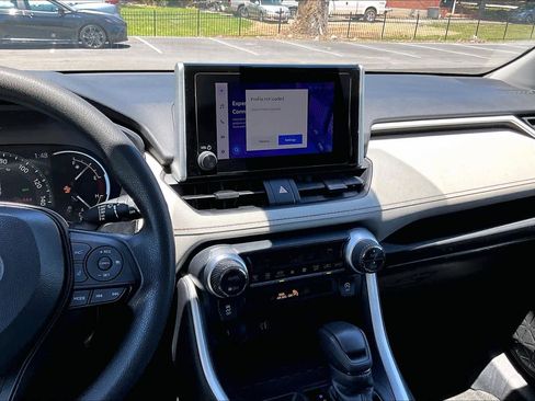 Used 2023 Toyota RAV4 XLE FWD image 7