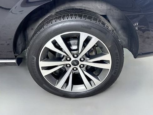 Used 2020 Ford Expedition Platinum image 34