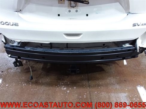 Used 2017 Nissan Rogue SV image 16