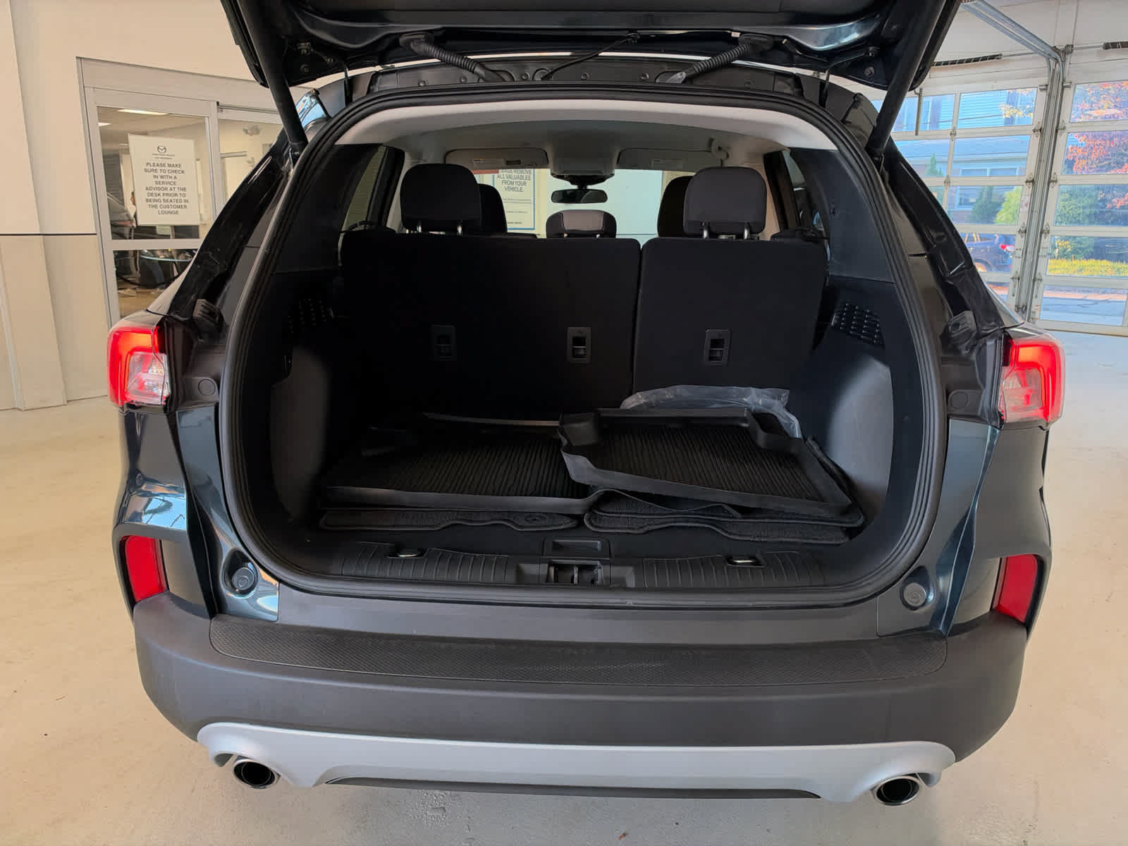 Used 2022 Ford Escape SE w/ Convenience Package FWD image 30