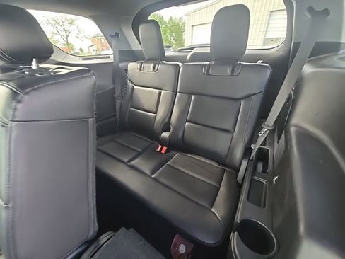 Used 2022 Ford Explorer XLT w/ Equipment Group 202A AWD/4WD image 29