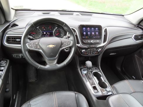 Used 2023 Chevrolet Equinox Premier AWD/4WD image 4