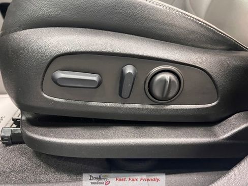 Used 2022 GMC Terrain SLT image 29