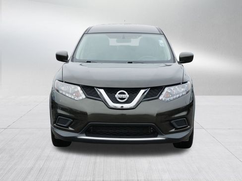 Used 2016 Nissan Rogue S image 2
