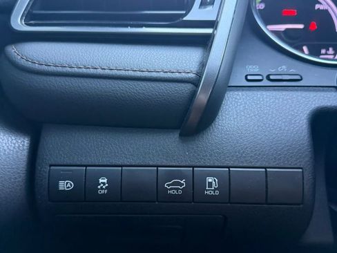 Used 2019 Toyota Camry LE image 25