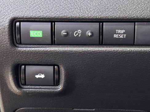 Used 2023 Nissan Sentra SV image 24