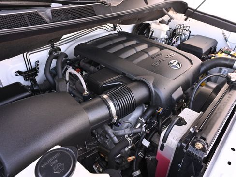 Used 2018 Toyota Tundra SR5 w/ TRD Off Road Package image 45