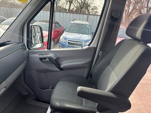 Used 2013 Mercedes-Benz Sprinter 2500 image 10