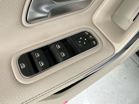 Used 2023 Mercedes-Benz CLA 250 image 13