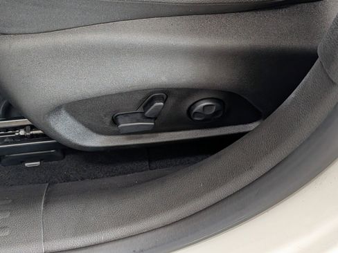 Used 2019 Jeep Renegade Limited AWD/4WD image 10