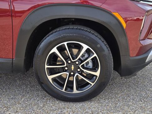 Used 2025 Chevrolet TrailBlazer LT FWD image 4