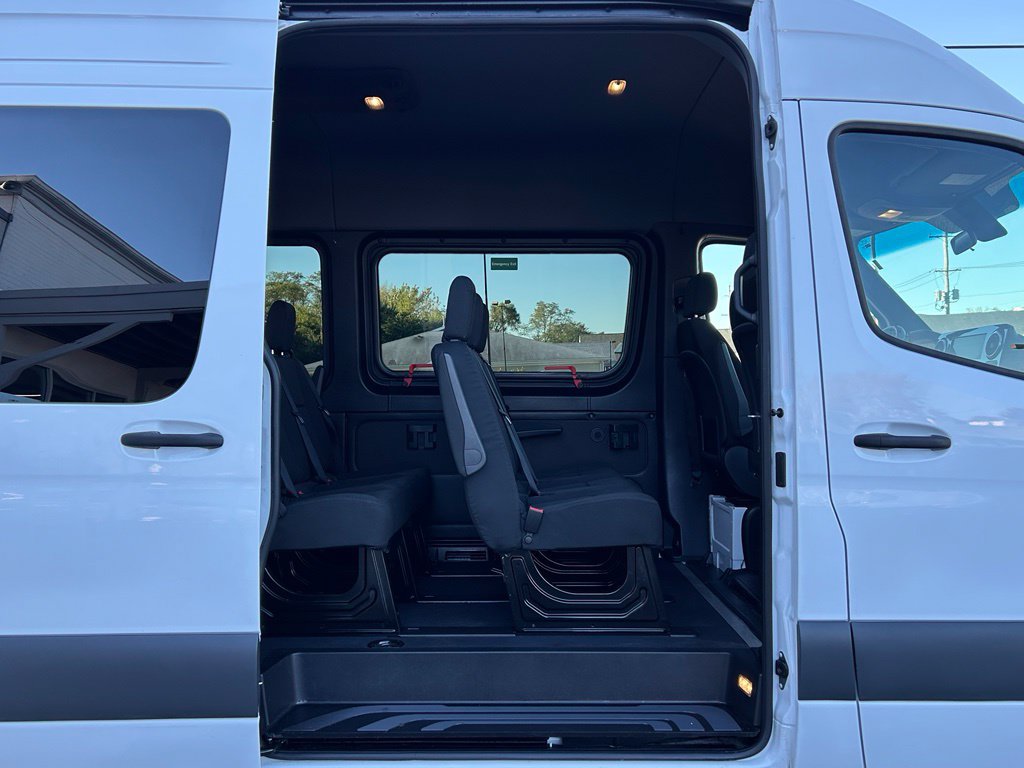 Used 2025 Mercedes-Benz Sprinter 2500 image 11