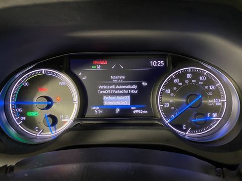 Certified 2022 Toyota Venza XLE image 19