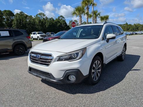 Used 2018 Subaru Outback 3.6R Touring AWD/4WD image 8