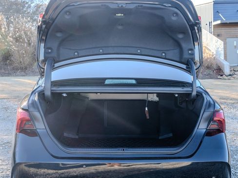 Used 2020 Toyota Avalon Touring image 9