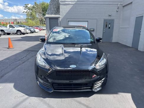 Used 2018 Ford Focus ST FWD image 2