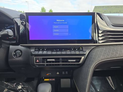 Used 2025 Toyota Camry XLE w/ Premium Plus Package AWD/4WD image 28