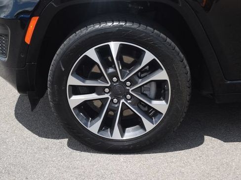 Used 2023 Jeep Grand Cherokee L Overland AWD/4WD image 31