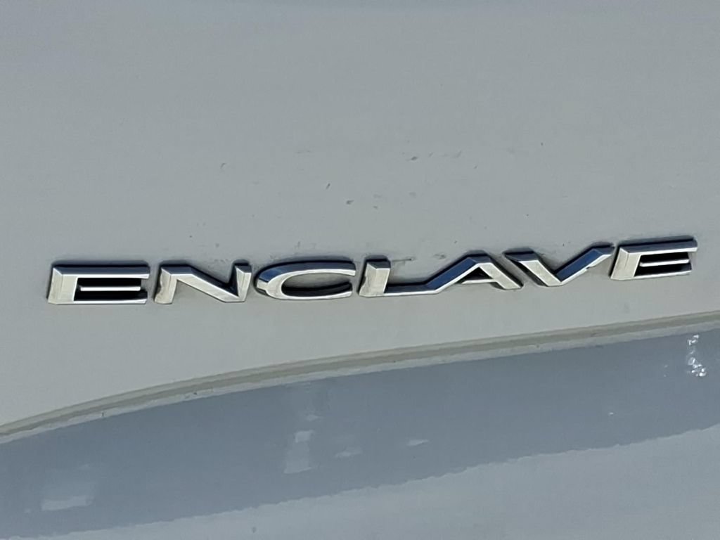 Used 2022 Buick Enclave Avenir w/ Avenir Technology Package FWD image 11