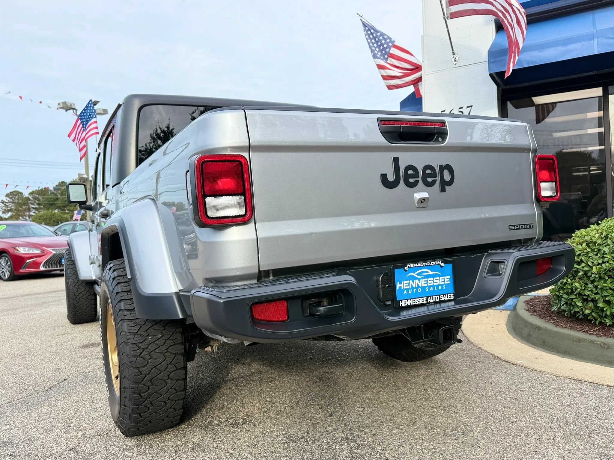 Used 2020 Jeep Gladiator Sport w/ Quick Order Package 24S AWD/4WD image 15