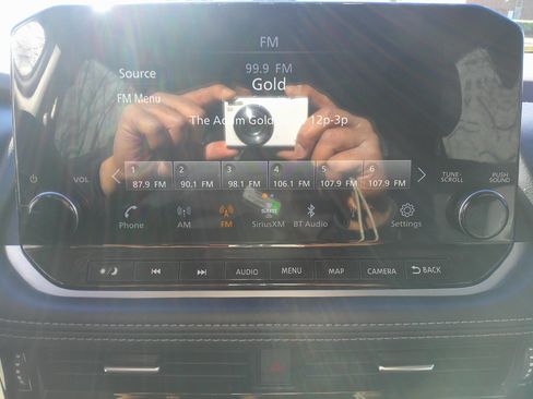 Used 2023 Nissan Rogue SL w/ SL Premium Package image 24