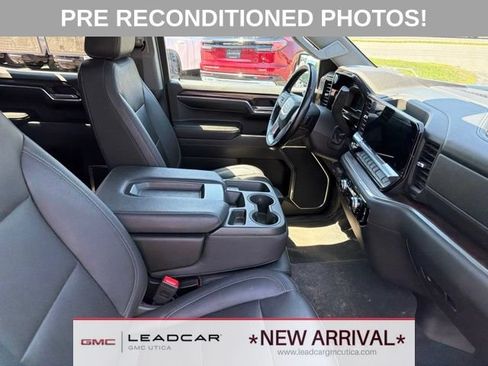 Used 2023 GMC Sierra 1500 SLT w/ X31 Off-Road Package AWD/4WD image 12