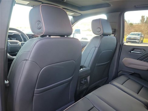 New 2026 GMC Canyon Denali image 13