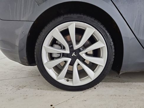 Used 2018 Tesla Model 3 Mid Range image 13