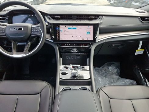 New 2026 Jeep Grand Cherokee L Limited AWD/4WD image 11