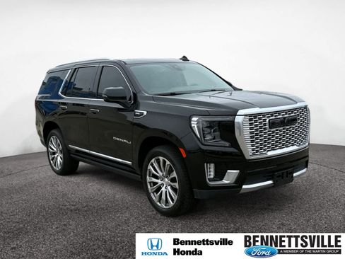 Used 2021 GMC Yukon Denali w/ Denali Premium Package image 7