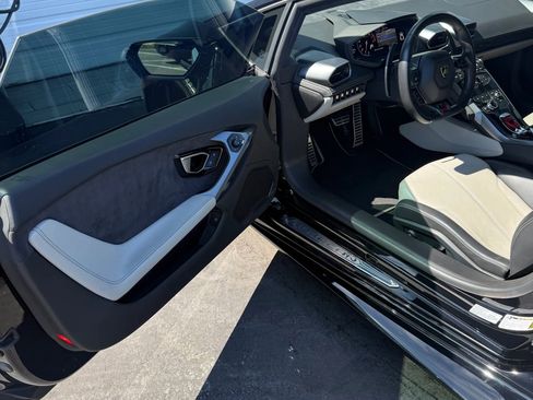 Used 2015 Lamborghini Huracan LP 610-4 image 24