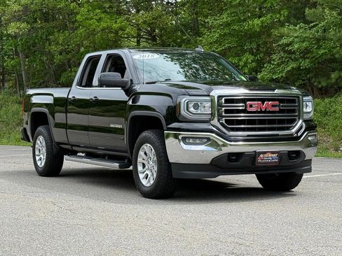 Used 2018 GMC Sierra 1500 SLE w/ SLE Value Package AWD/4WD image 6