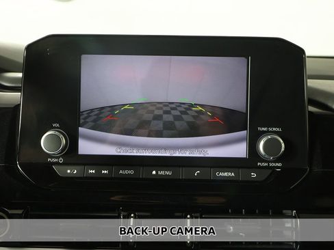 Used 2024 Nissan Pathfinder SV image 5