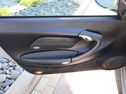 Used 2002 Porsche 911 Carrera RWD image 16