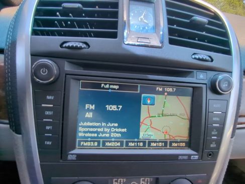 Used 2009 Cadillac SRX AWD V8 w/ Third Row Seating Package image 14