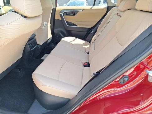 Used 2025 Toyota RAV4 LE AWD/4WD image 29