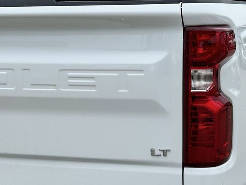 Used 2025 Chevrolet Silverado 1500 LT RWD image 8
